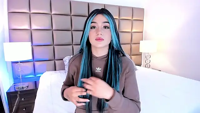 AnnyHizzle online show from 02.17.25