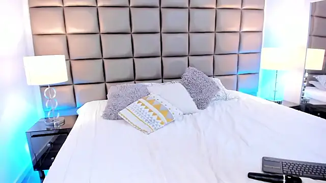 AnnyHizzle online show from 03.01.25