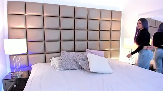 AnnyHizzle online show from 03.11.25