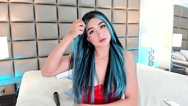 AnnyHizzle online show from 03.18.25