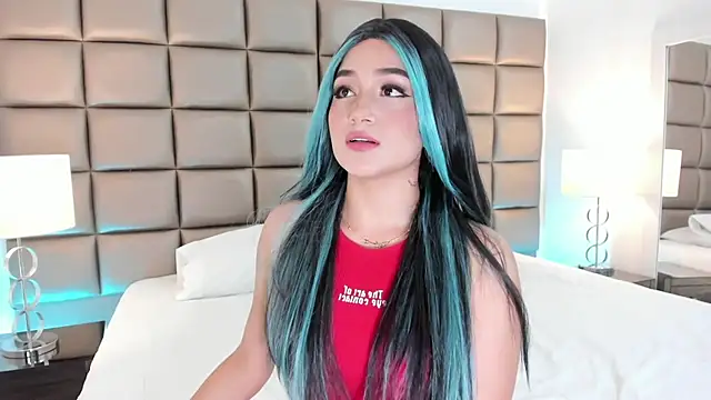 AnnyHizzle online show from 03.18.25