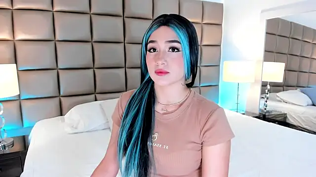 AnnyHizzle online show from 03.22.25