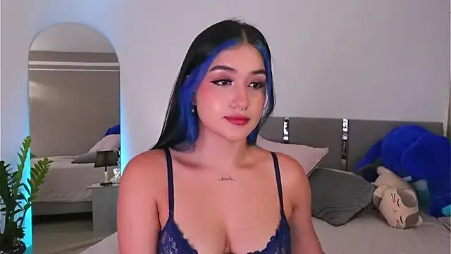 AnnyHizzle online show from 09.23.25