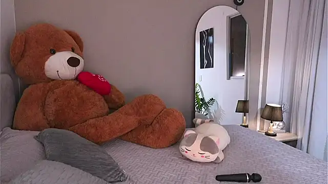 AnnyHizzle online show from 10.05.25