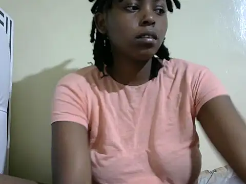 Snapshot of nelly_shyn chatting on 10.05.25 nelly shyn online show from 10.05.25