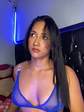 Snapshot of mailyreid chatting on 03.16.25 mailyreid online show from 03.16.25