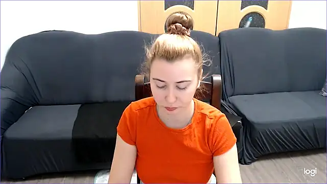 Snapshot of VioletaFlower7 chatting on 01.10.25 VioletaFlower7 online show from 01.10.25