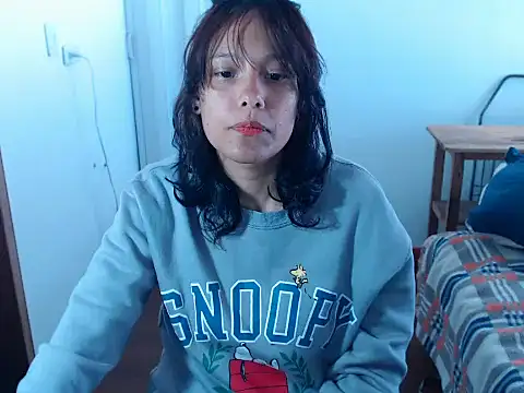 Snapshot of home_vlak chatting on 02.18.26 home vlak online show from 02.18.26