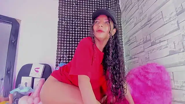 MiaKirshner online show from 02.24.25