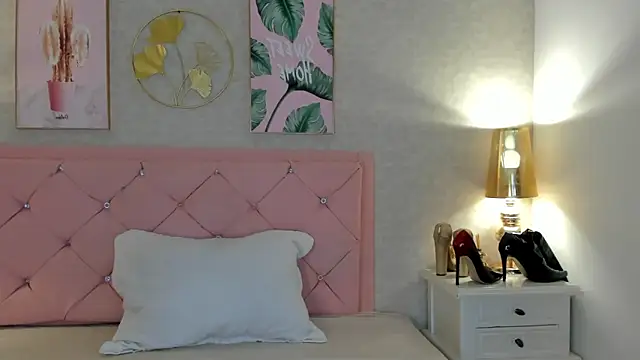 Snapshot of Ginger_Violetta_ chatting on 01.14.25 Ginger Violetta online show from 01.14.25