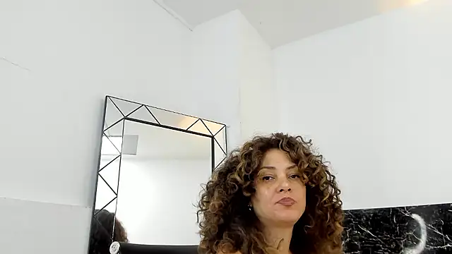 Juliabadlee online show from 12.02.24