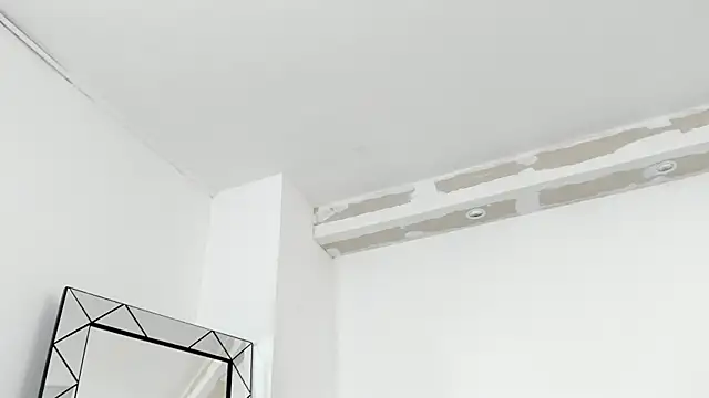 Juliabadlee online show from 12.30.24