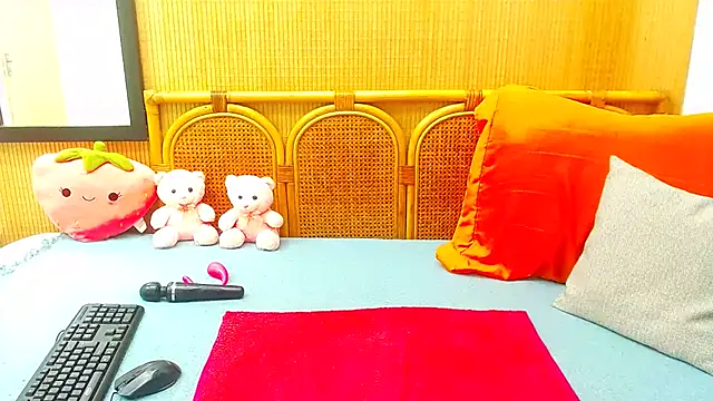HugeMassiveBooty online show from 02.17.25