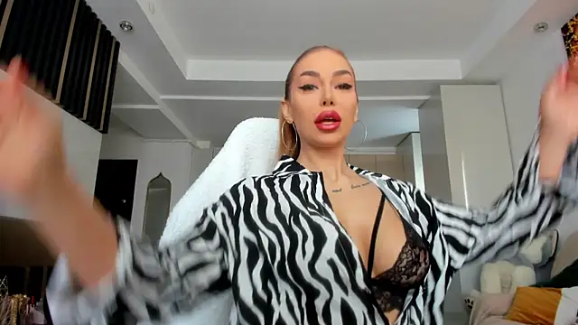 Alessa Burns online show from 02.19.25