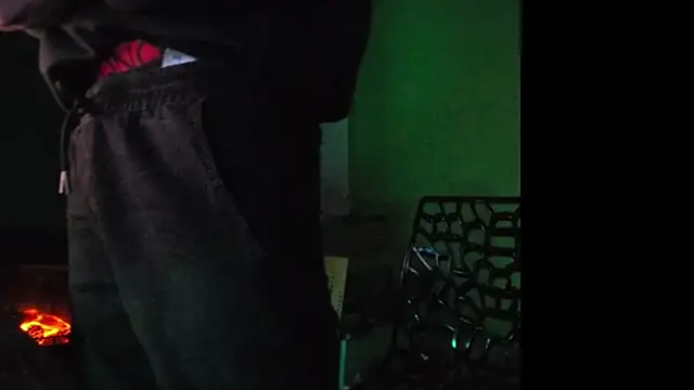 Snapshot of savage_daddyy chatting on 01.03.25 savage daddyy online show from 01.03.25