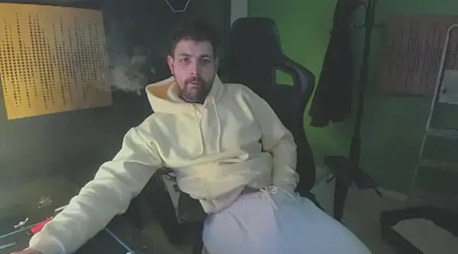 Snapshot of savage_daddyy chatting on 01.08.25 savage daddyy online show from 01.08.25