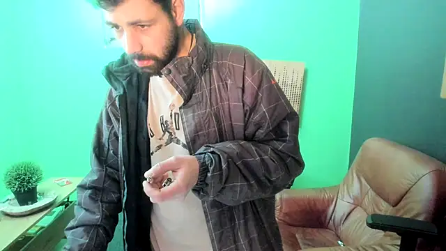 Snapshot of savage_daddyy chatting on 02.04.25 savage daddyy online show from 02.04.25