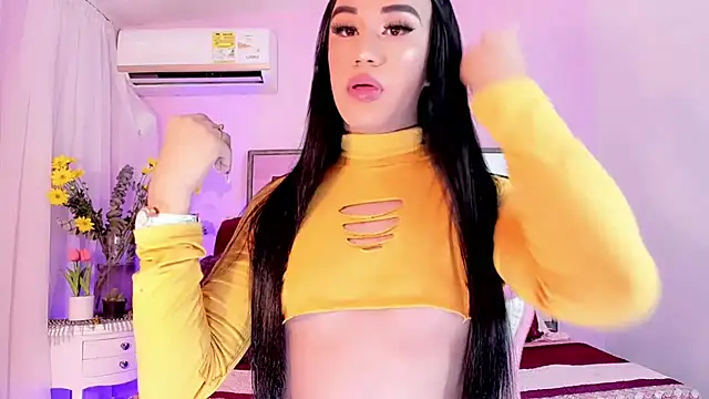 Snapshot of ShantalGirs chatting on 02.13.25 ShantalGirs online show from 02.13.25