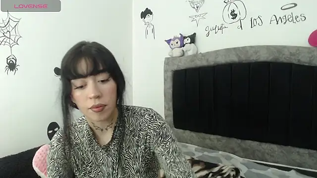 Julieta De Los Angeles online show from 03.02.26