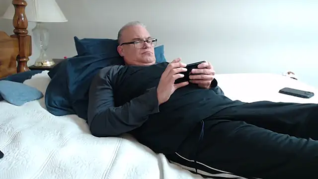 Snapshot of JaySloan chatting on 12.12.24 JaySloan online show from 12.12.24