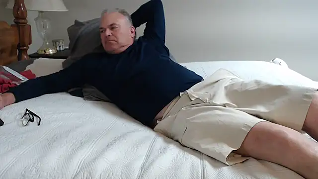 Snapshot of JaySloan chatting on 12.31.24 JaySloan online show from 12.31.24