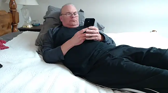 Snapshot of JaySloan chatting on 03.09.25 JaySloan online show from 03.09.25