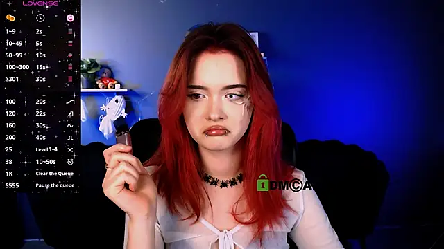 liana kisses online show from 10.25.25