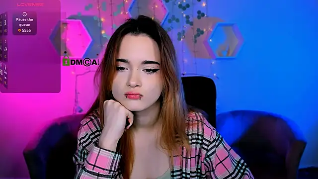 liana kisses online show from 11.15.25