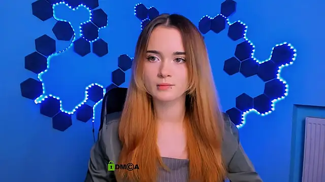 liana kisses online show from 11.30.25