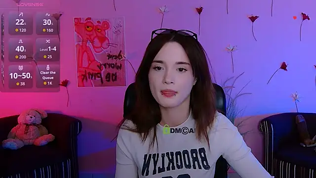 Snapshot of liana_kisses chatting on 05.13.26 liana kisses online show from 05.13.26