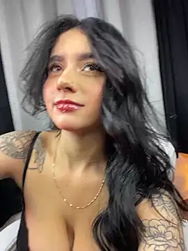 Snapshot of pamela__mar chatting on 12.29.24 pamela mar online show from 12.29.24
