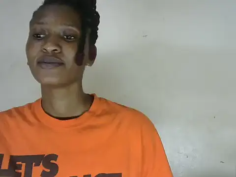 Snapshot of Pretty-emmie chatting on 02.14.25 Pretty-emmie online show from 02.14.25