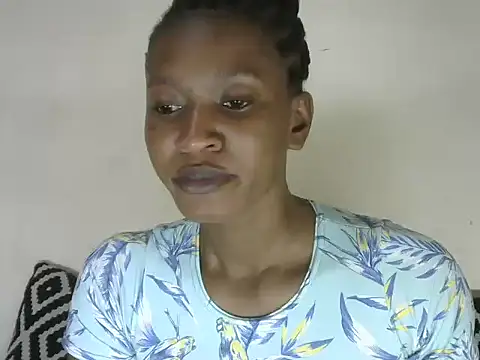 Snapshot of Pretty-emmie chatting on 03.19.25 Pretty-emmie online show from 03.19.25