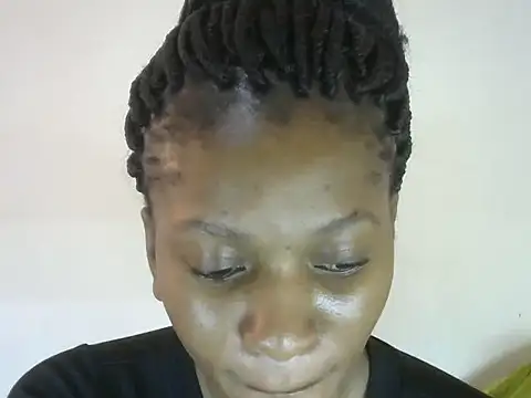 Snapshot of Pretty-emmie chatting on 09.22.25 Pretty-emmie online show from 09.22.25
