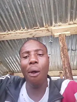 Snapshot of MkingPin chatting on 11.08.25 MkingPin online show from 11.08.25