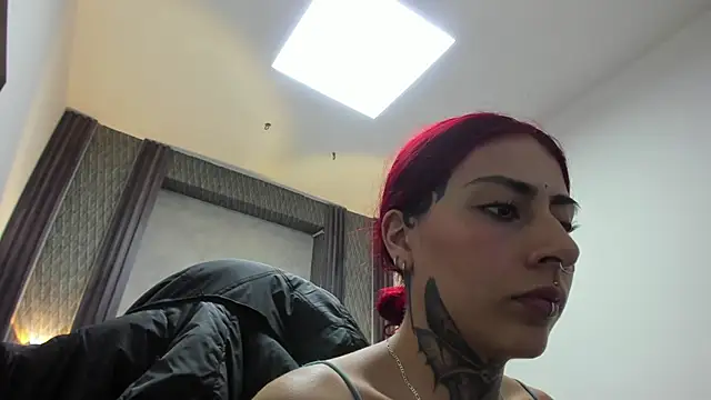 Snapshot of selene_red_ chatting on 06.29.26 selene red online show from 06.29.26