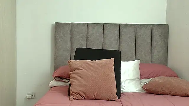 karina lewis  online show from 05.23.26