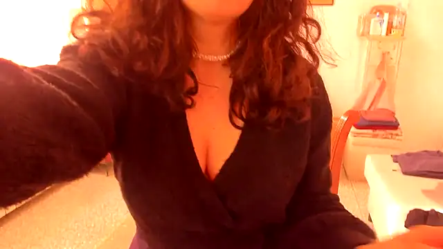 Snapshot of Evademarville chatting on 02.13.25 Evademarville online show from 02.13.25