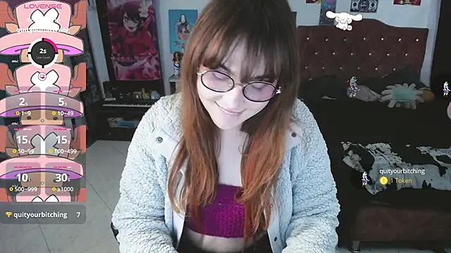 Snapshot of Avril2001 chatting on 02.12.25 Avril2001 online show from 02.12.25