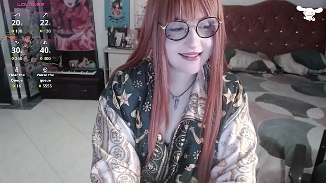 Snapshot of Avril2001 chatting on 10.15.25 Avril2001 online show from 10.15.25