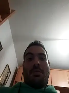 Snapshot of skrigul12 chatting on 01.04.25 skrigul12 online show from 01.04.25