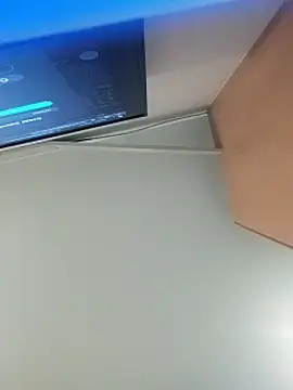 Snapshot of skrigul12 chatting on 02.02.25 skrigul12 online show from 02.02.25