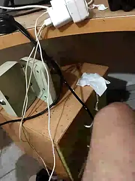 Snapshot of skrigul12 chatting on 10.12.25 skrigul12 online show from 10.12.25