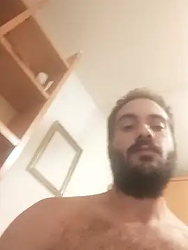 Snapshot of skrigul12 chatting on 11.01.25 skrigul12 online show from 11.01.25