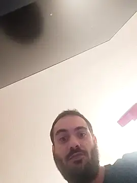 Snapshot of skrigul12 chatting on 12.19.25 skrigul12 online show from 12.19.25