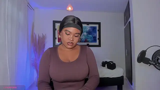 Snapshot of Scarlett_811 chatting on 04.14.26 Scarlett 811 online show from 04.14.26