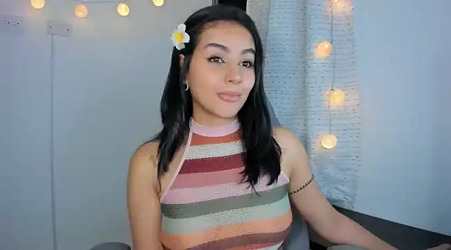 julia strauns online show from 12.21.24