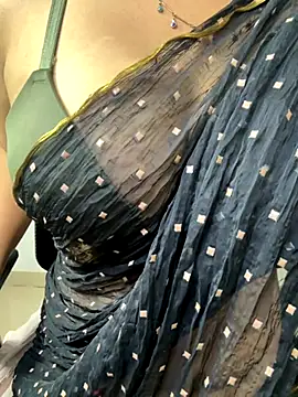 Snapshot of VR_here_4U chatting on 09.21.25 VR here 4U online show from 09.21.25