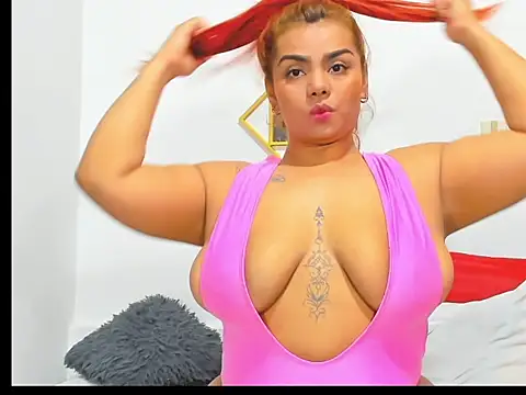 AnahiSmitth online show from 02.17.25