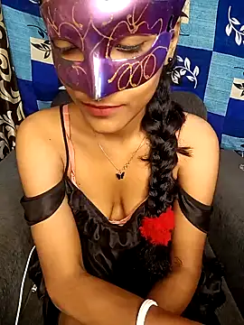 Snapshot of REVA_DARLING chatting on 02.01.25 REVA DARLING online show from 02.01.25